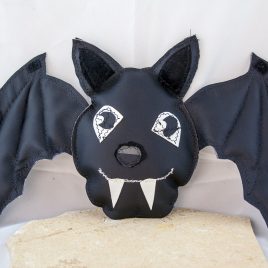 Kummerknabberer dein Seelsorger Fledermaus Kuscheltier Geheimfach Hubert