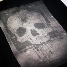 Beutel oder Turnbeutel Skull Headshot Schädel Kopfschuss Lavendeldruck auf Bleichgrund