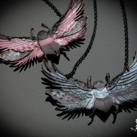 Kette Collier Skarabäus Fantasy Käfer Engelsflügel rot oder blau