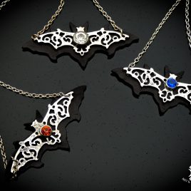 Halskette Kette Fledermaus mit Stein Bat Nachtschwärmer Flattermaus Echtleder 3 Varianten