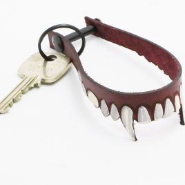 Schlüsselanhänger Key Chain Schlüsselband Vampir Zähne Gebiss Echtleder