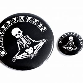 Skelett Button Pin „Omen“ Meditation 25mm oder 59mm